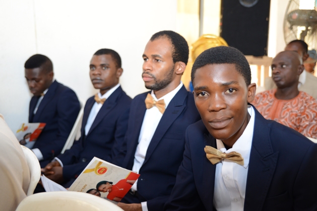 Wedding bw the son of our Pastor-Dele Ikotun and the daughter of Pastor Abraham on 14 Dec 2013, pix12